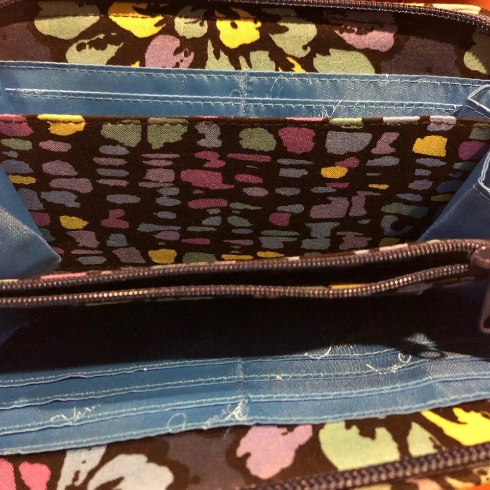 COPY - Vera Bradley Wallet - Picture 3 of 3